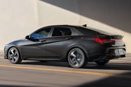 HYUNDAI ELANTRA thumbnail 1