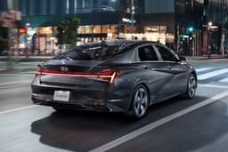 HYUNDAI ELANTRA thumbnail 2